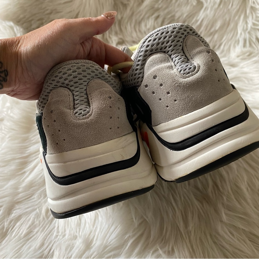 ADIDAS YEEZY Boost 700 Wave Runner (2017) - Picture 8 of 15